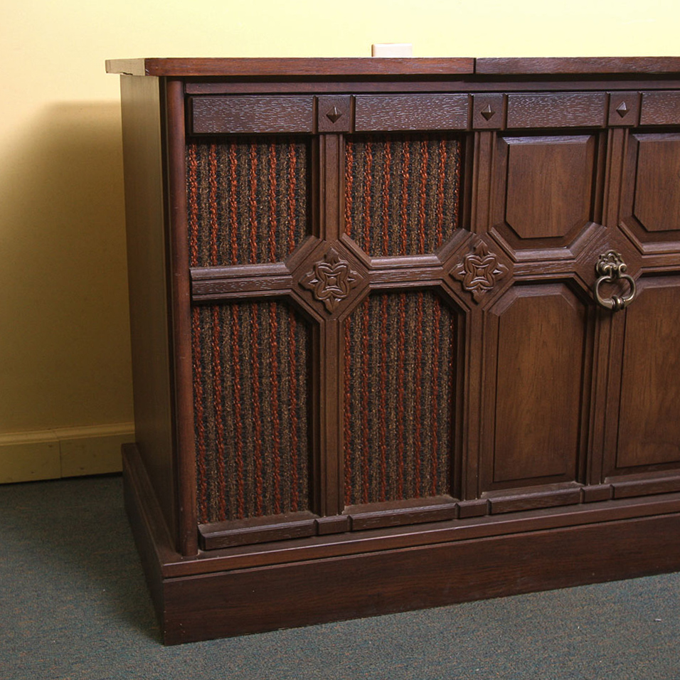 Beautiful Vintage RCA Console Stereo with Solid Wood Cabinet