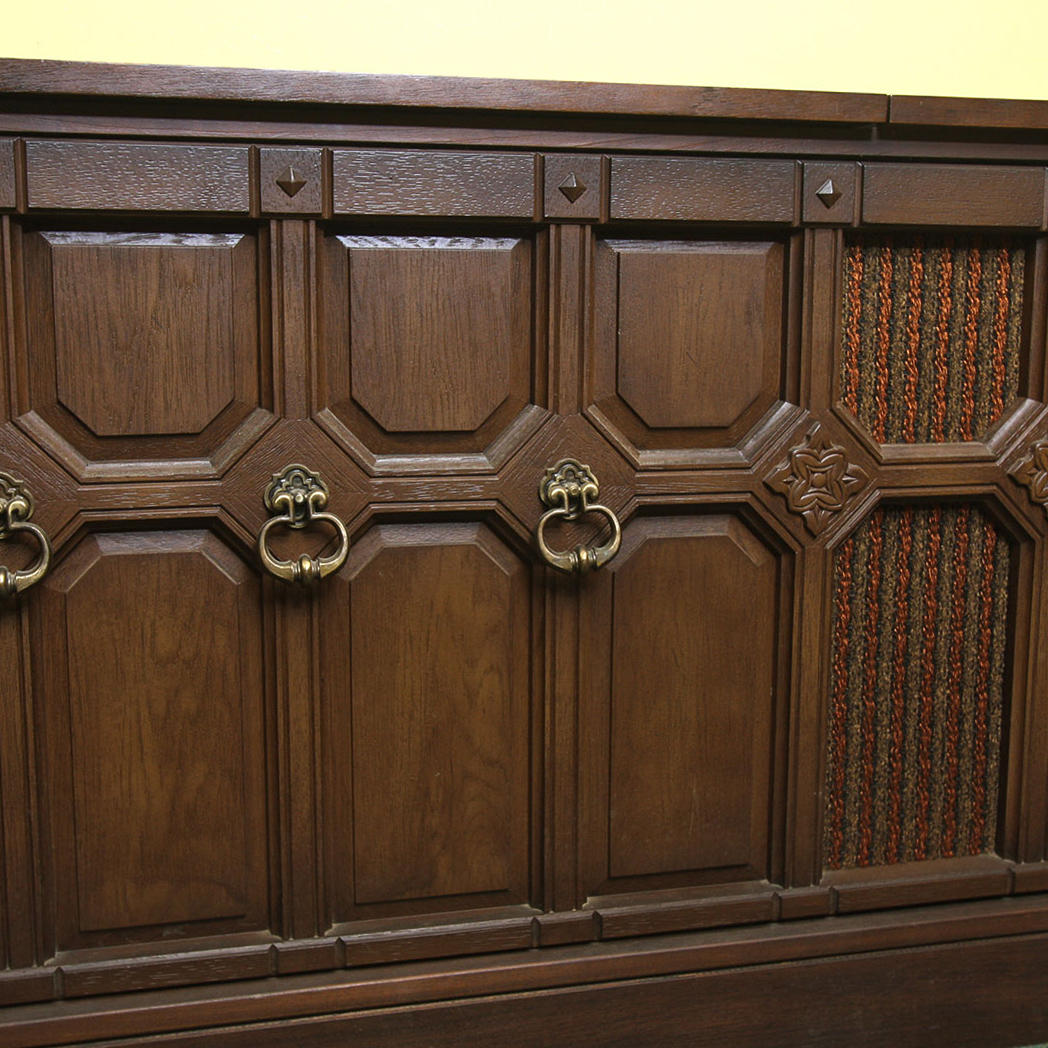 Beautiful Vintage RCA Console Stereo with Solid Wood Cabinet