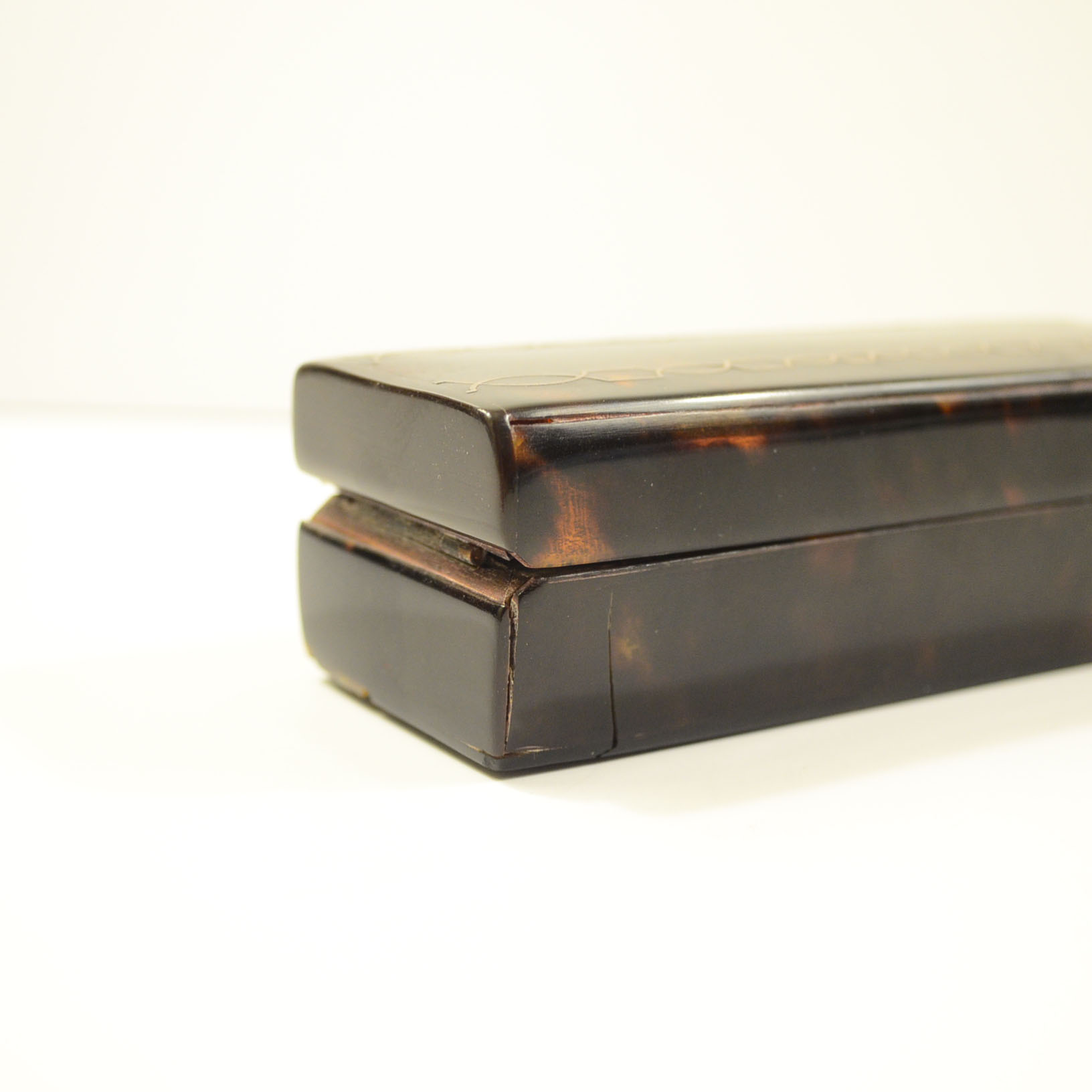 White and Black Dice Set