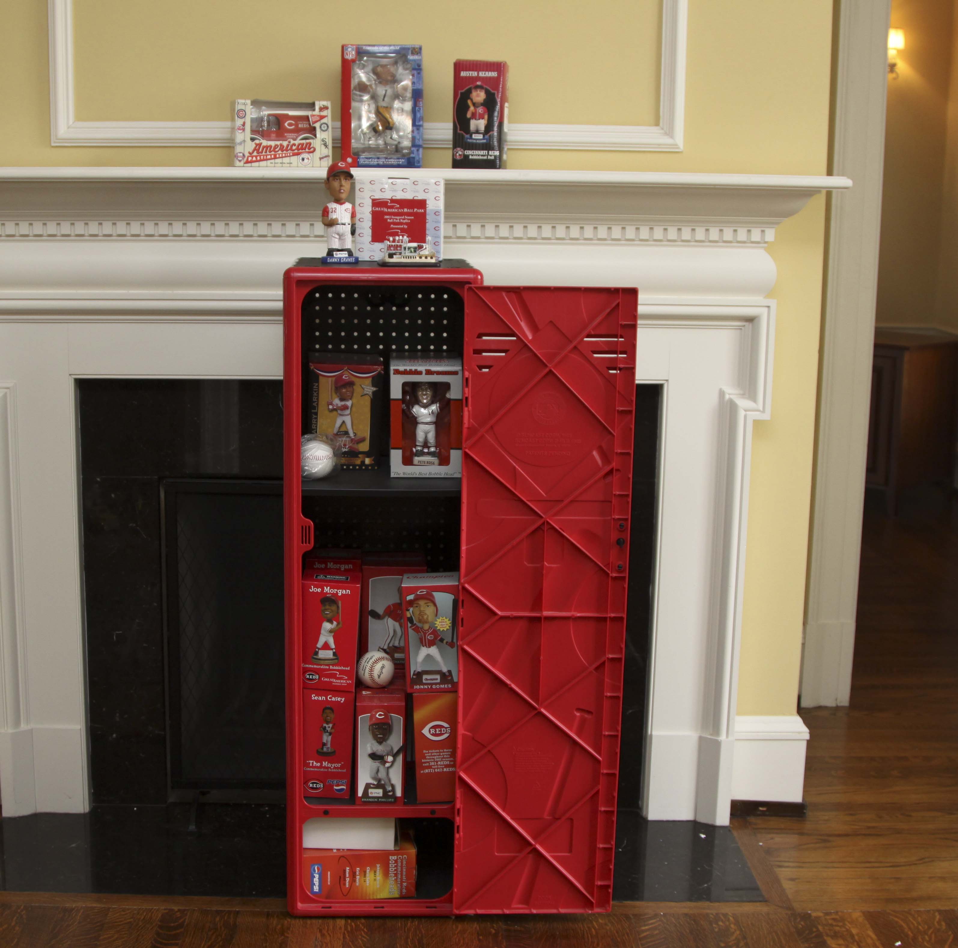 Child's Plastic Cincinnati Reds Locker with Bobble Heads