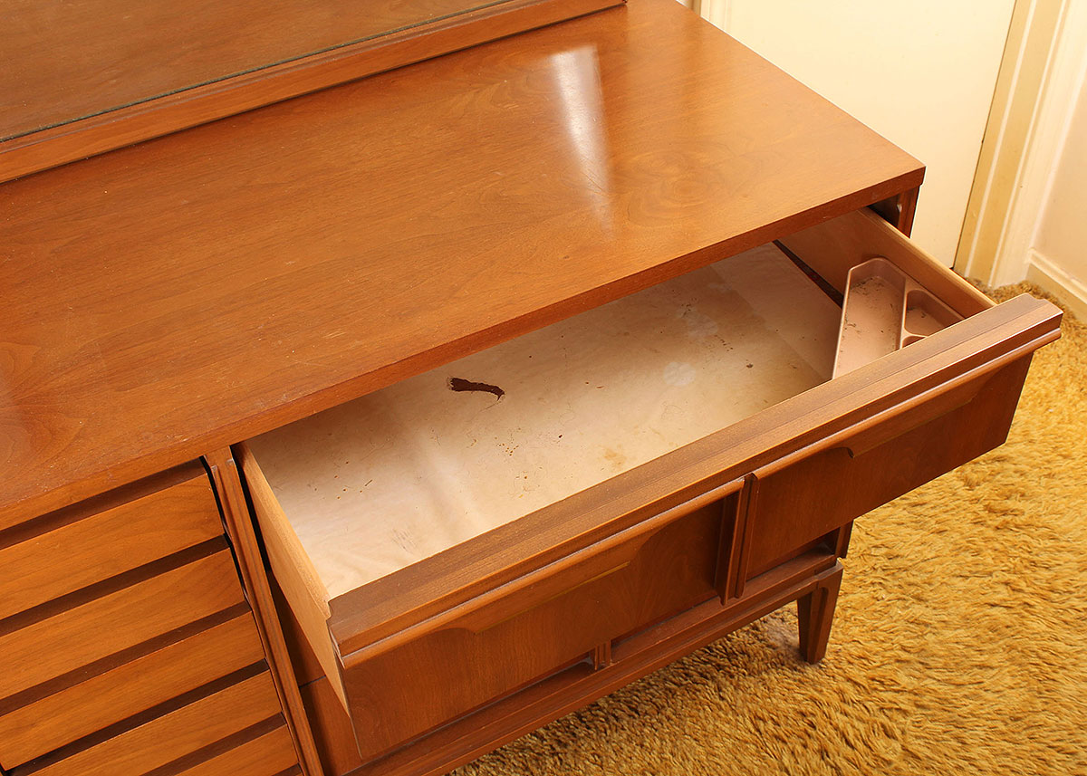 Mid Century Modern Chest of Drawers with Mirror