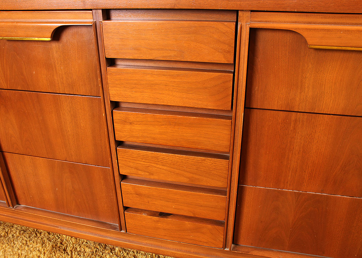Mid Century Modern Chest of Drawers with Mirror
