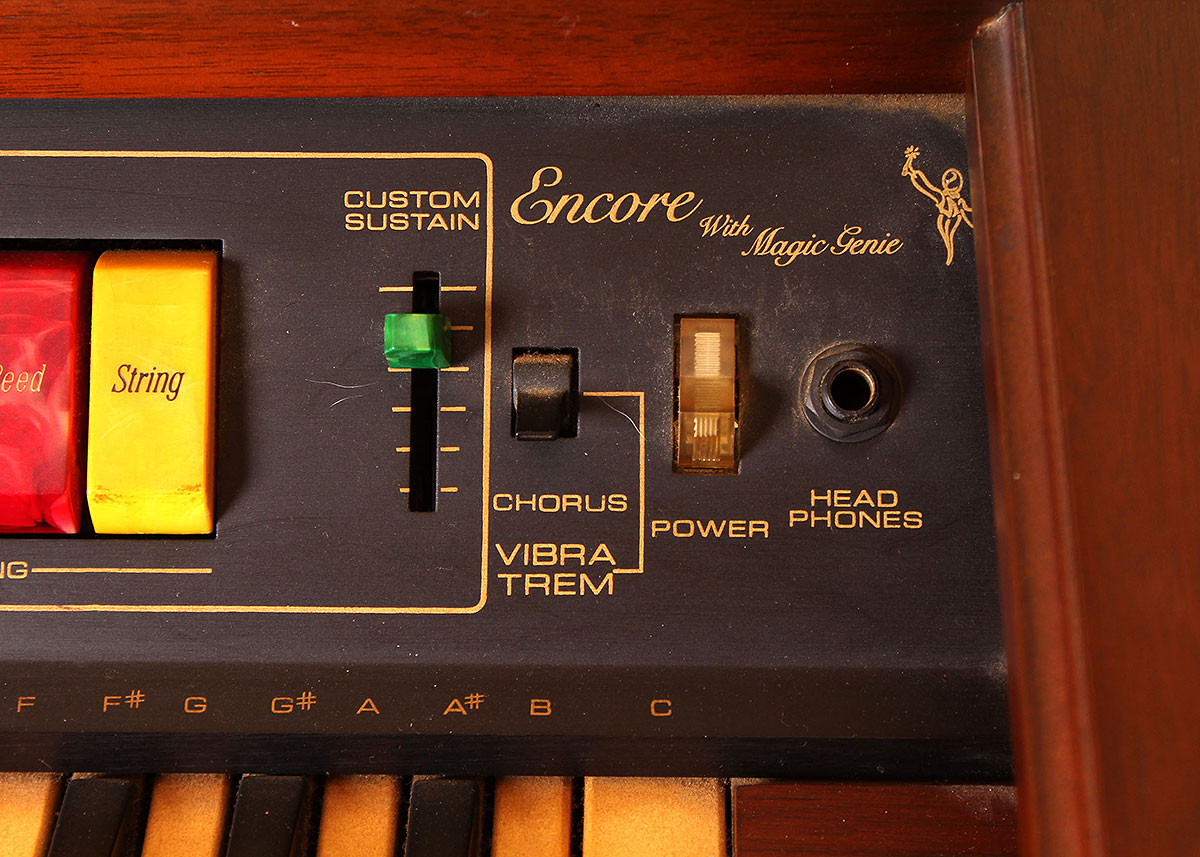 Lowrey Electric Organ