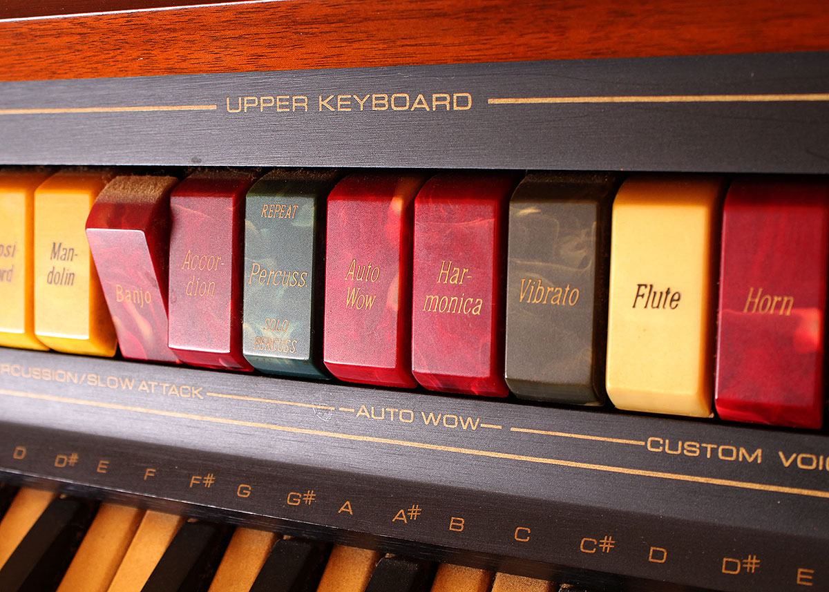 Lowrey Electric Organ