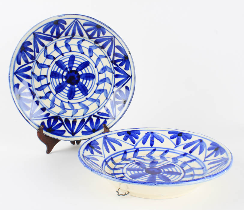 Blue and White Ceramic Decor and Tableware Featuring Mottadeh