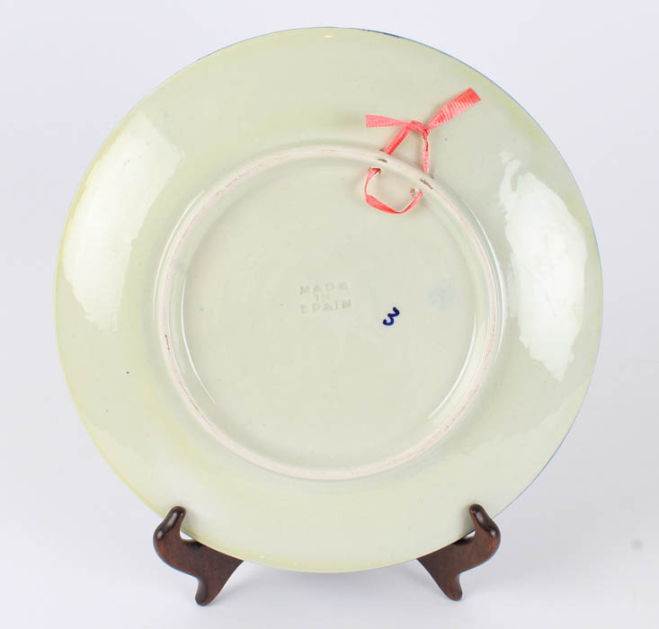 Blue and White Ceramic Decor and Tableware Featuring Mottadeh