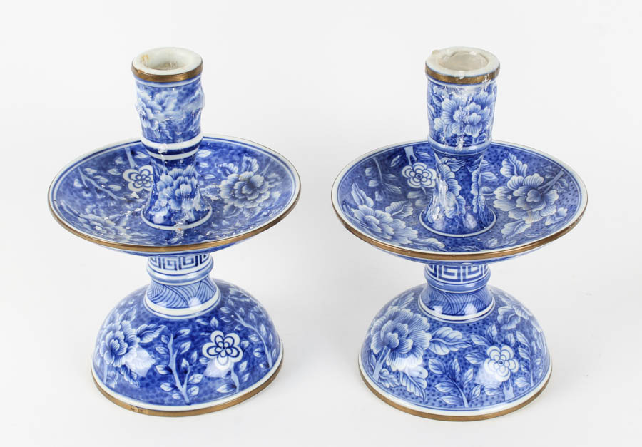 Blue and White Ceramic Decor and Tableware Featuring Mottadeh