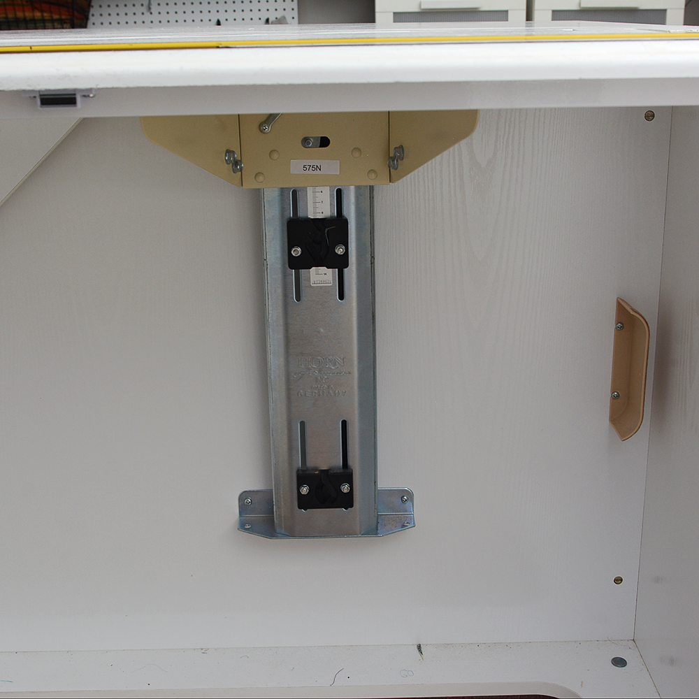 Horn of America Deluxe Combo-Air Sewing Center, Model 3178