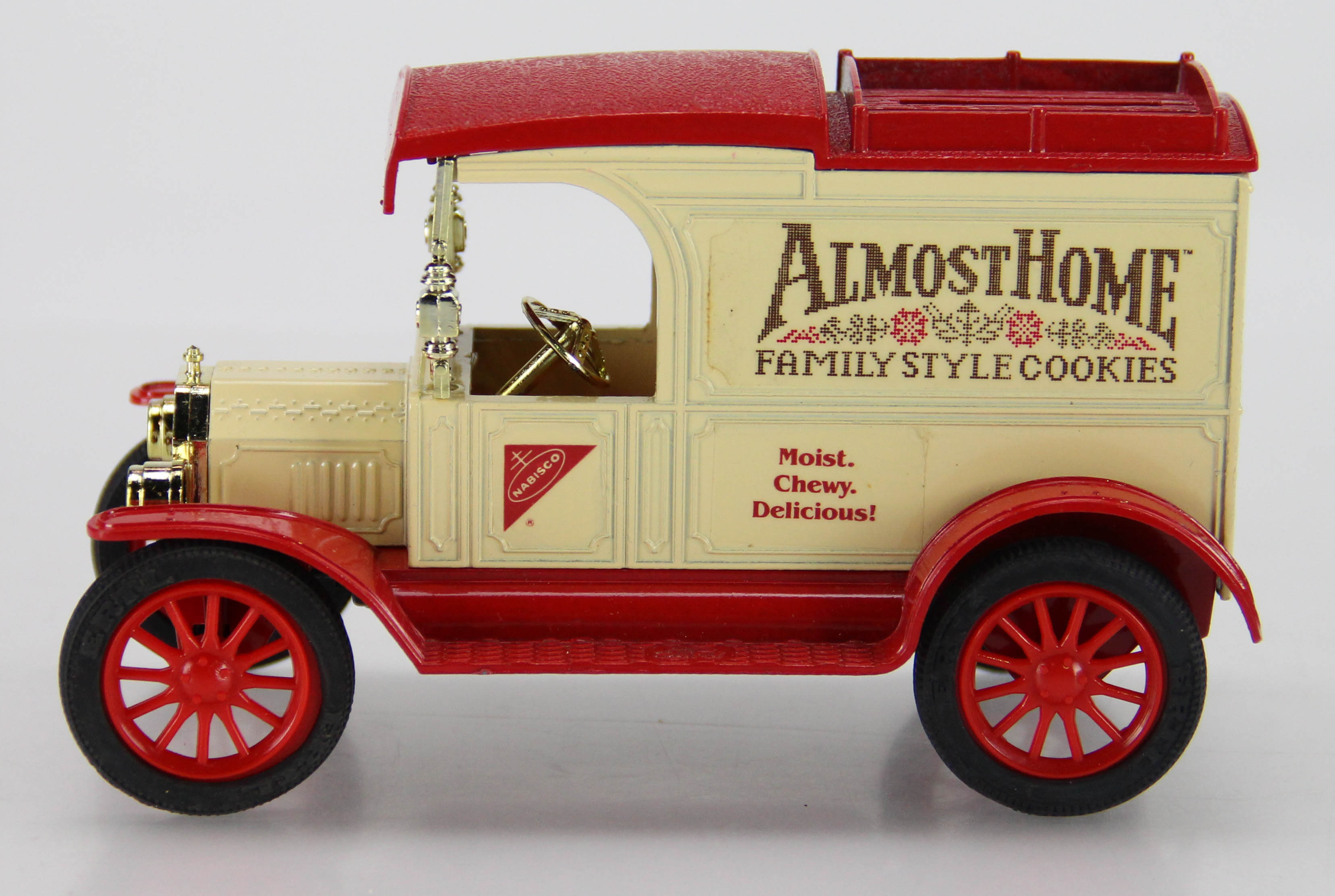 ERTL Nabisco 1913 Ford Model T Van Coin Bank