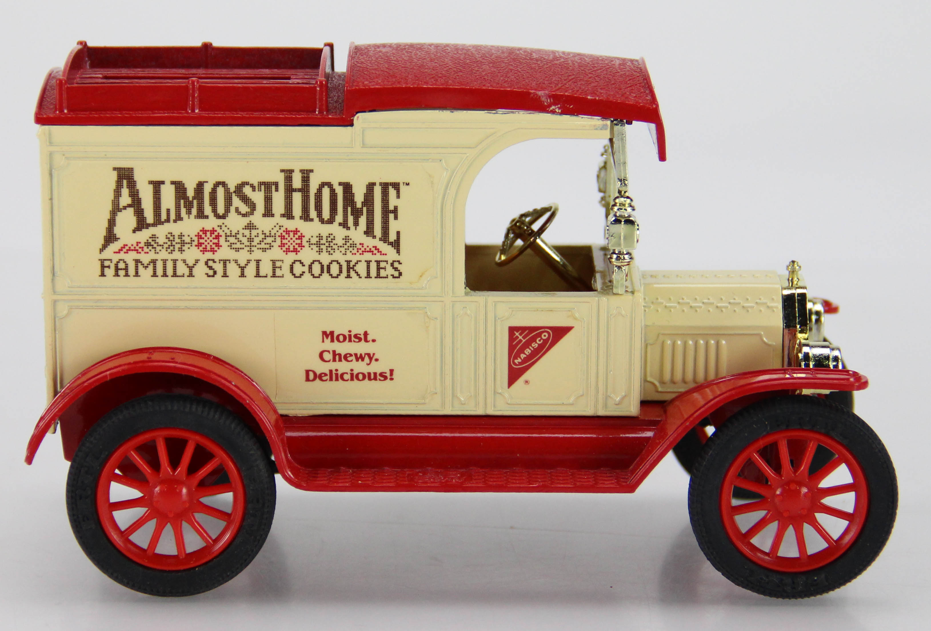 ERTL Nabisco 1913 Ford Model T Van Coin Bank