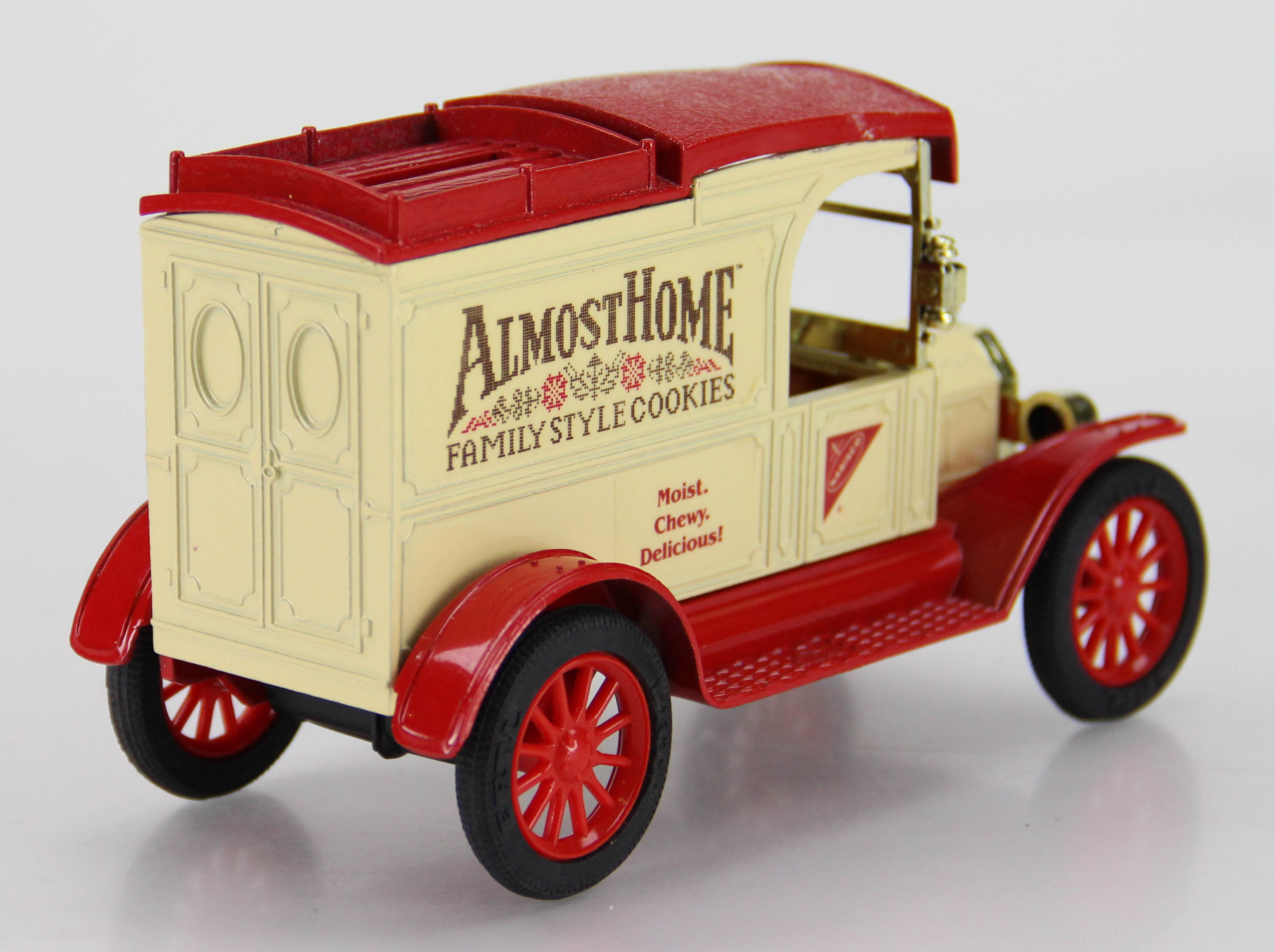 ERTL Nabisco 1913 Ford Model T Van Coin Bank