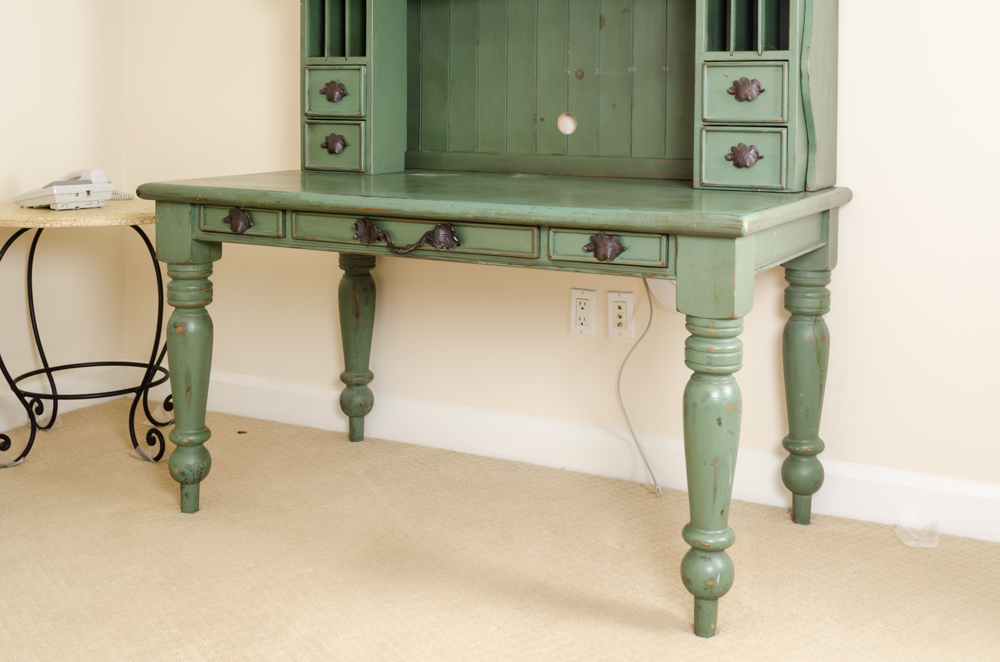 Green Country Desk With Hutch