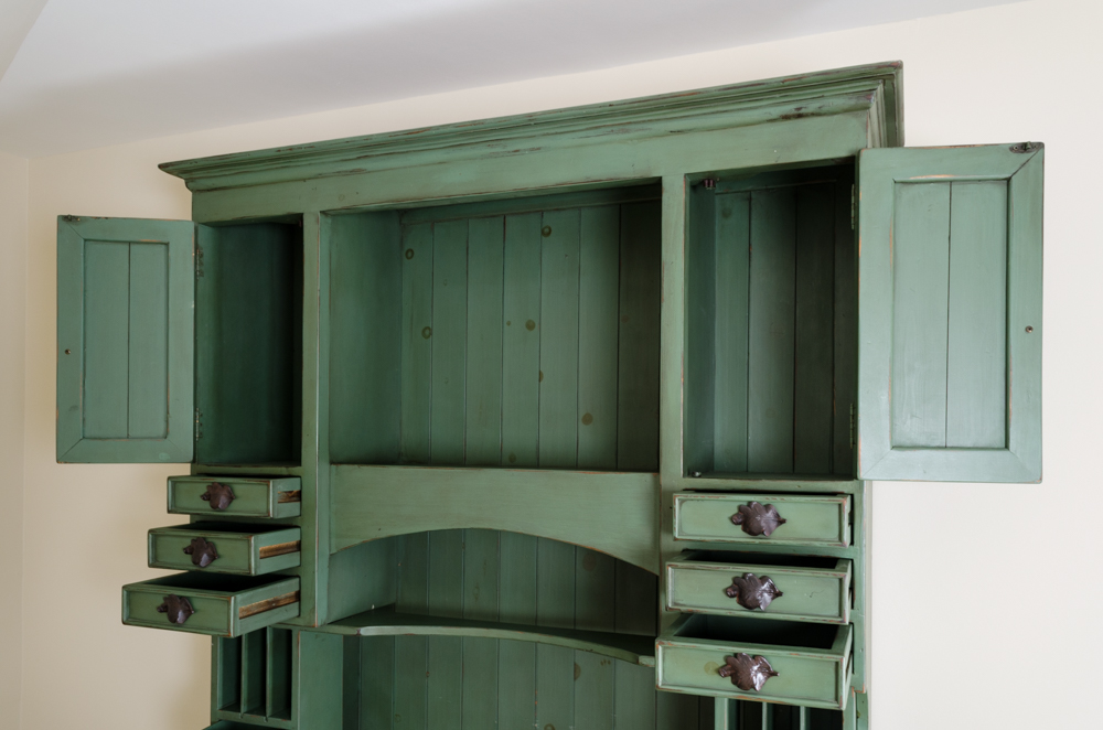 Green Country Desk With Hutch