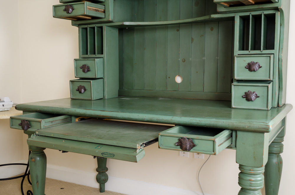 Green Country Desk With Hutch