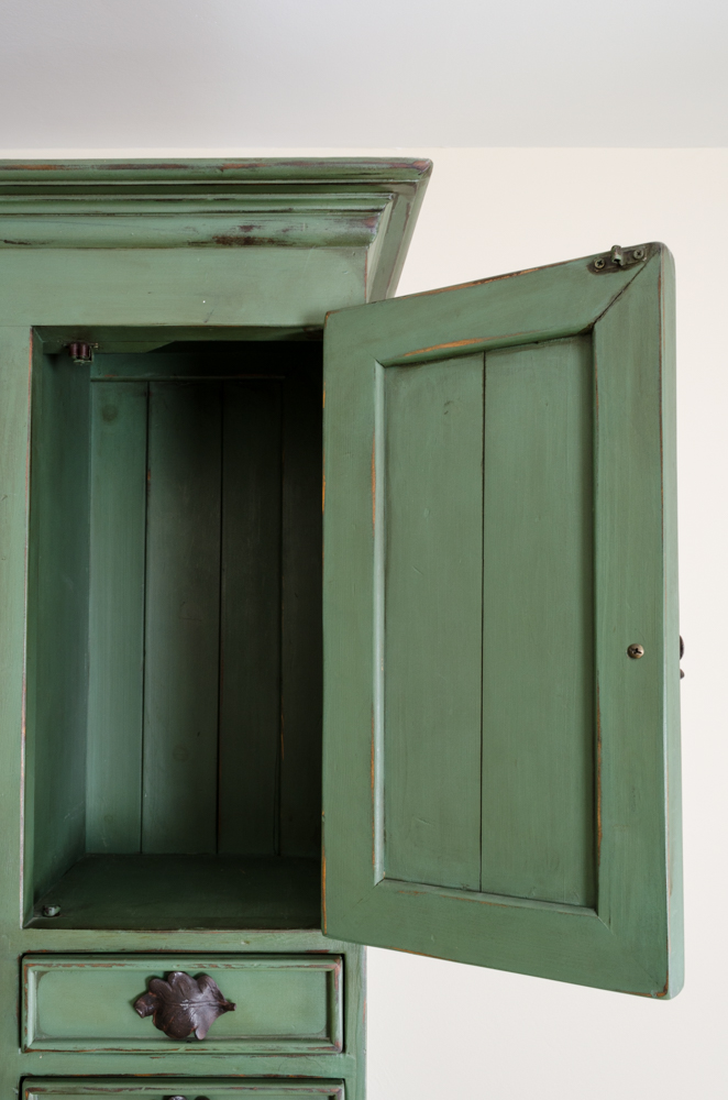 Green Country Desk With Hutch