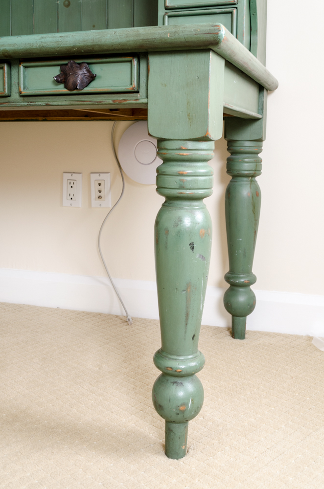 Green Country Desk With Hutch