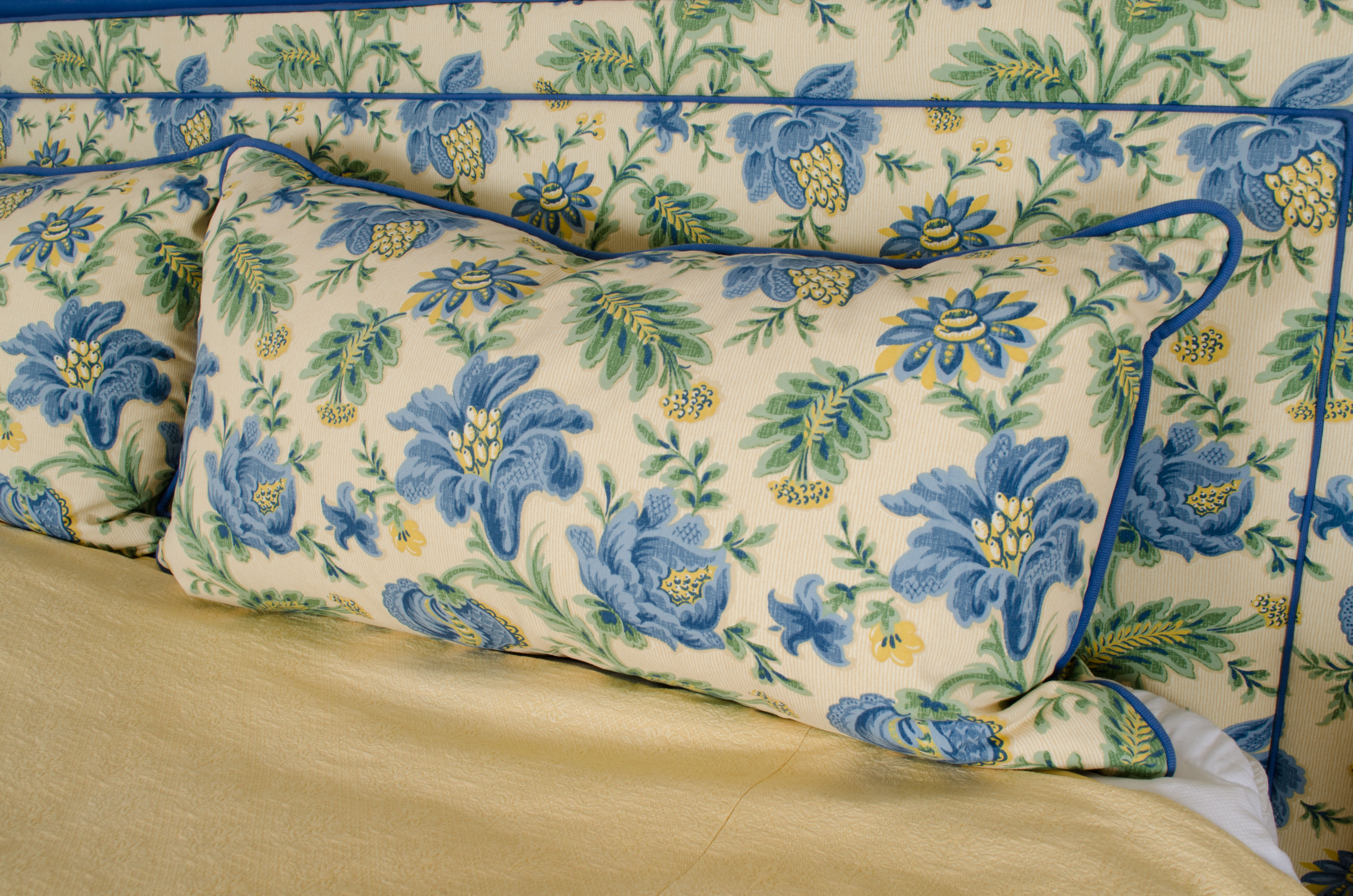 Custom Jee Jofa Coverlet And Floral Bedding