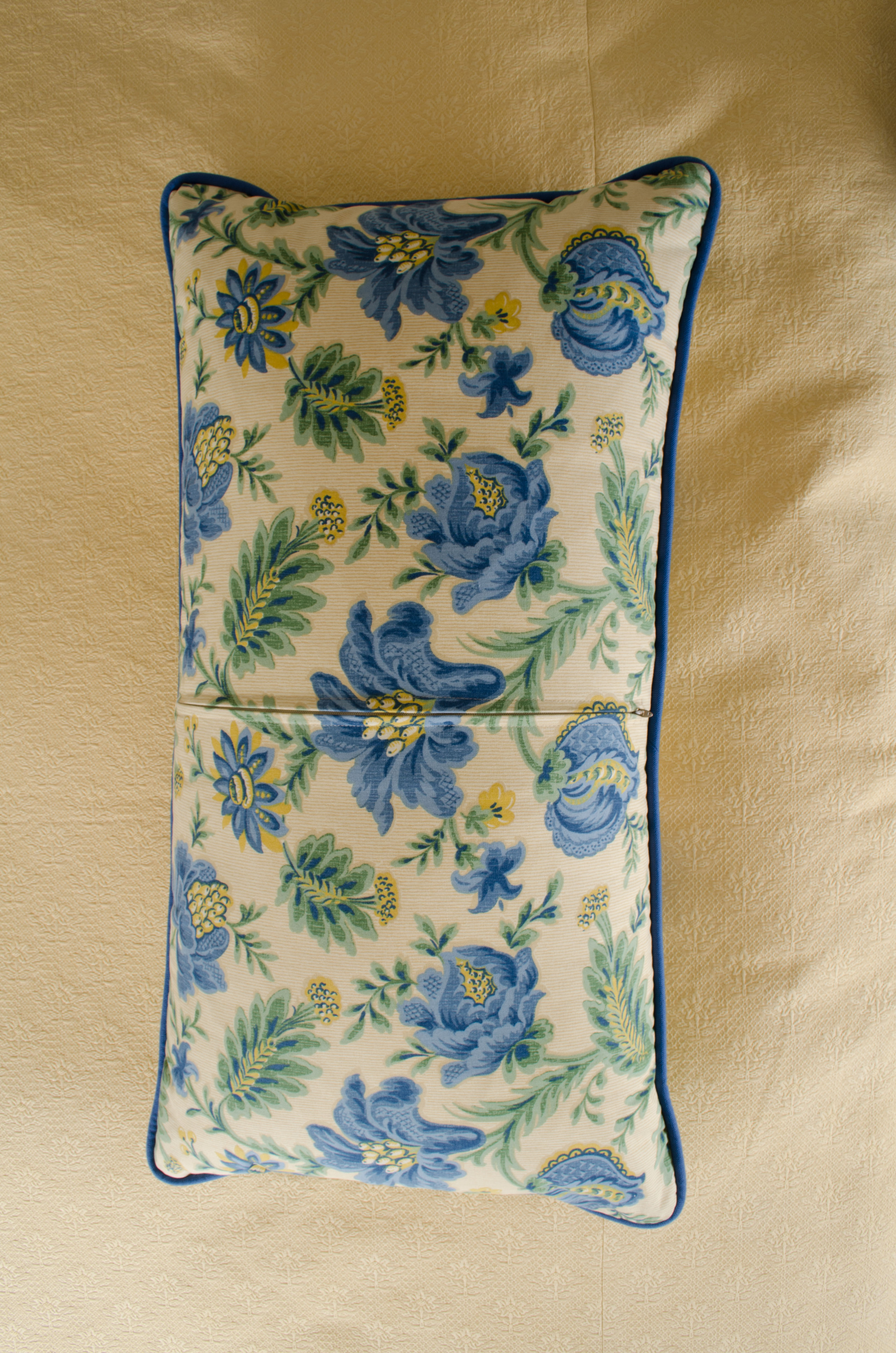 Custom Jee Jofa Coverlet And Floral Bedding