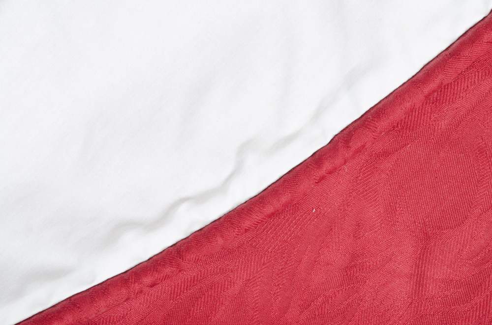 Round Tablecloth And Topper