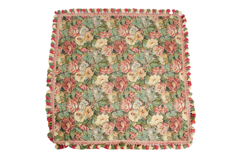 Round Tablecloth And Topper