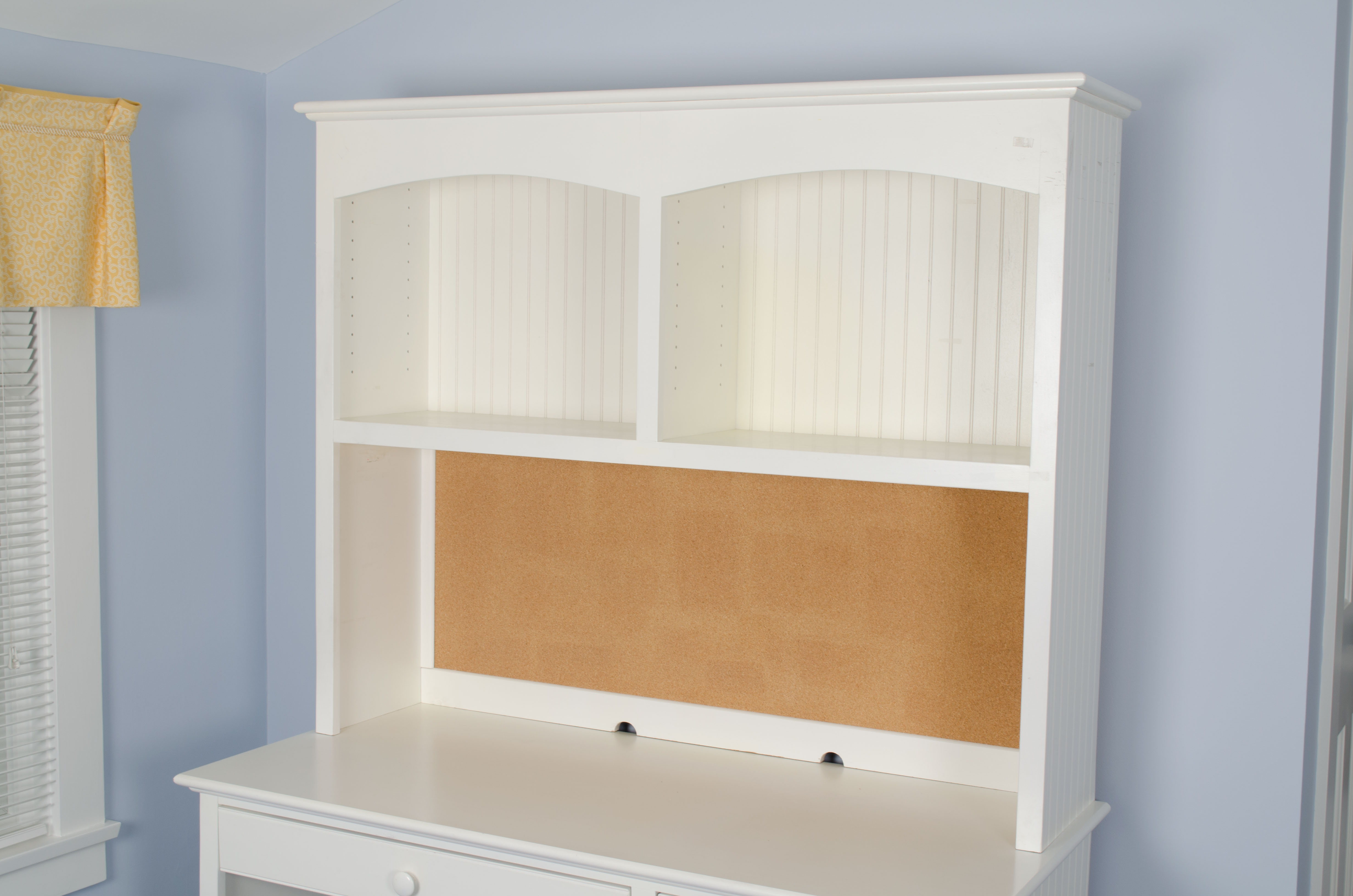 BB Kids Beadboard Desk And Hutch