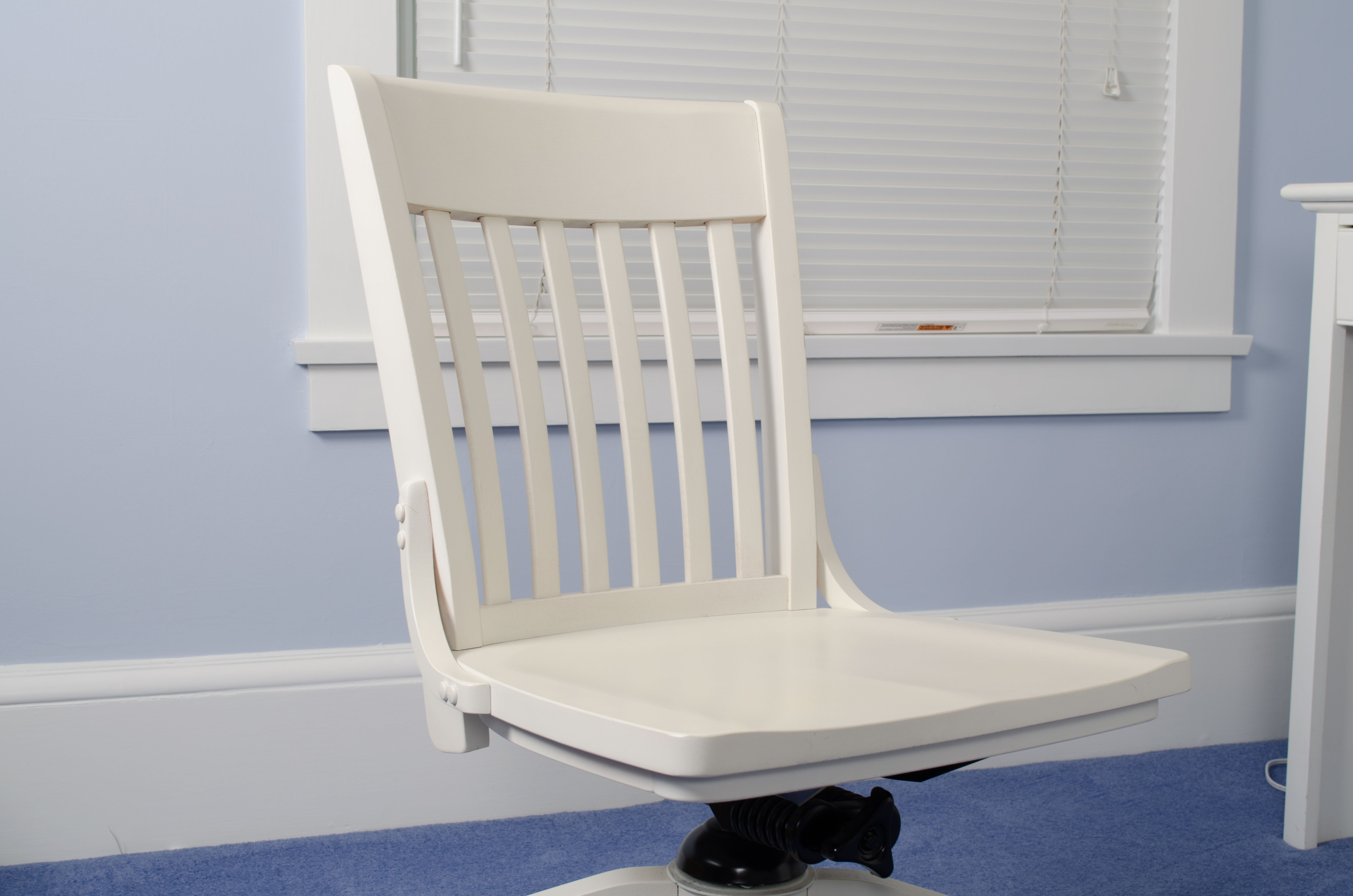 BB Kids Beadboard Desk And Hutch