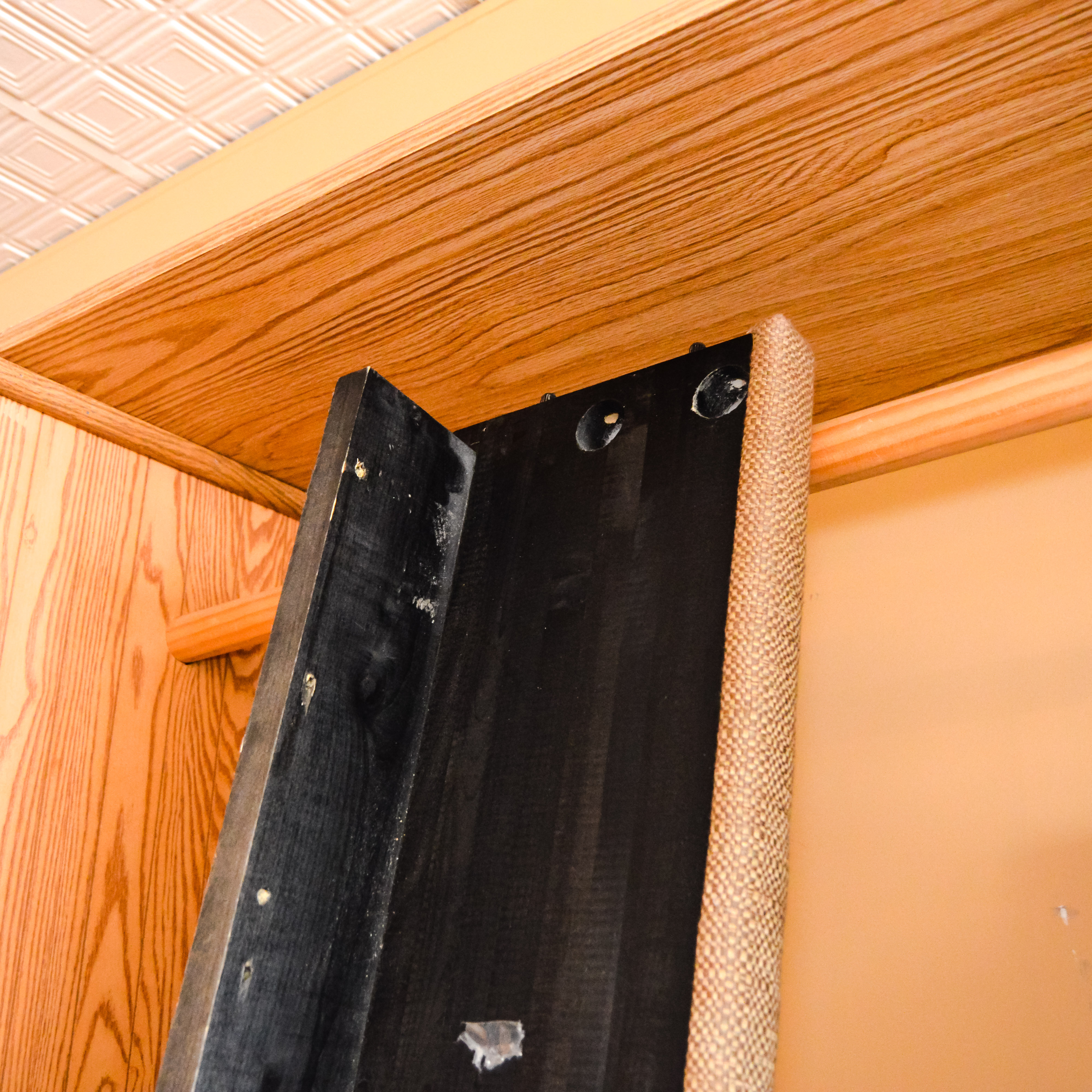 Henredon Upholstered Queen Bed with Woven Upholstery