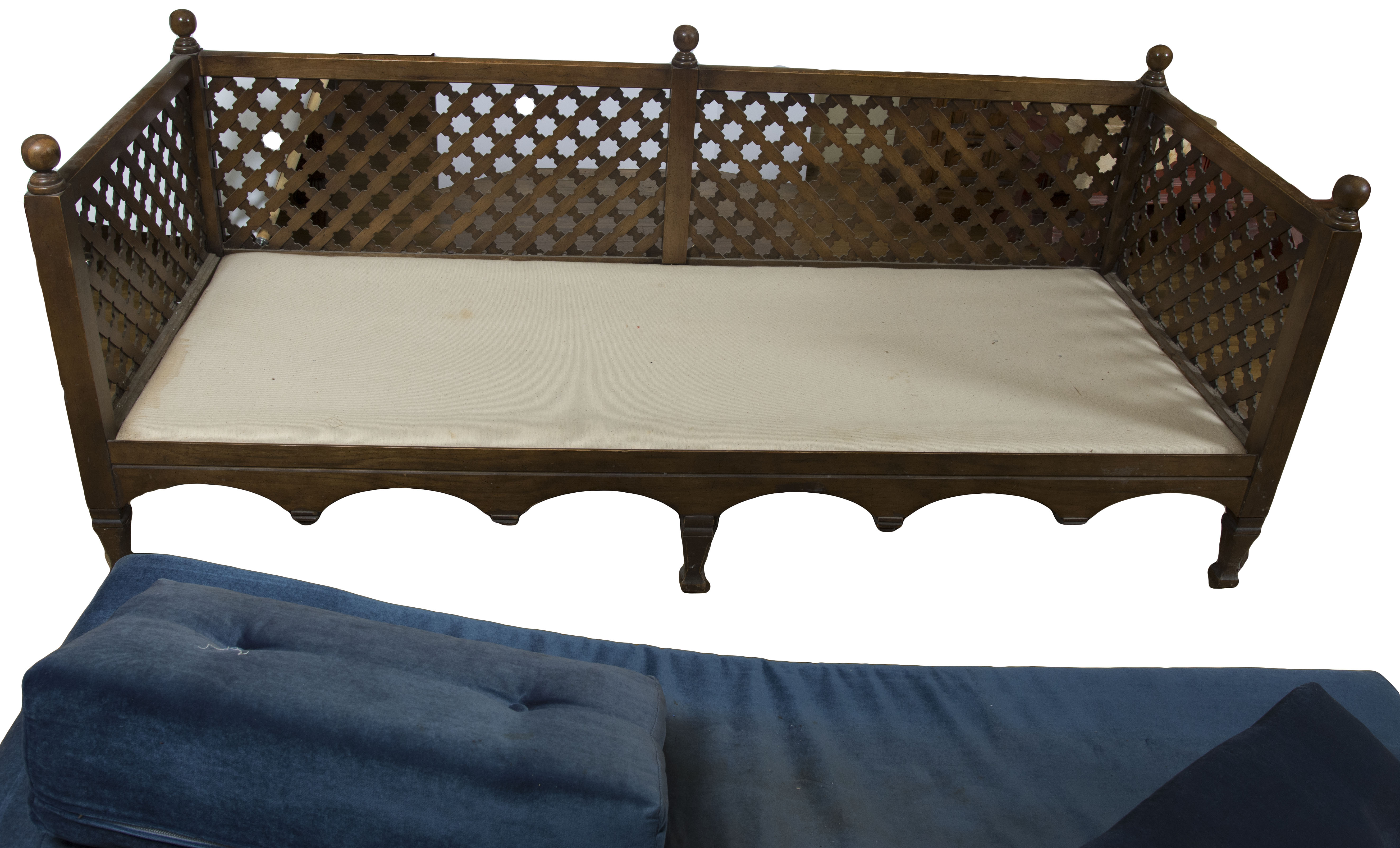 Moroccan Style Cushioned Sofa