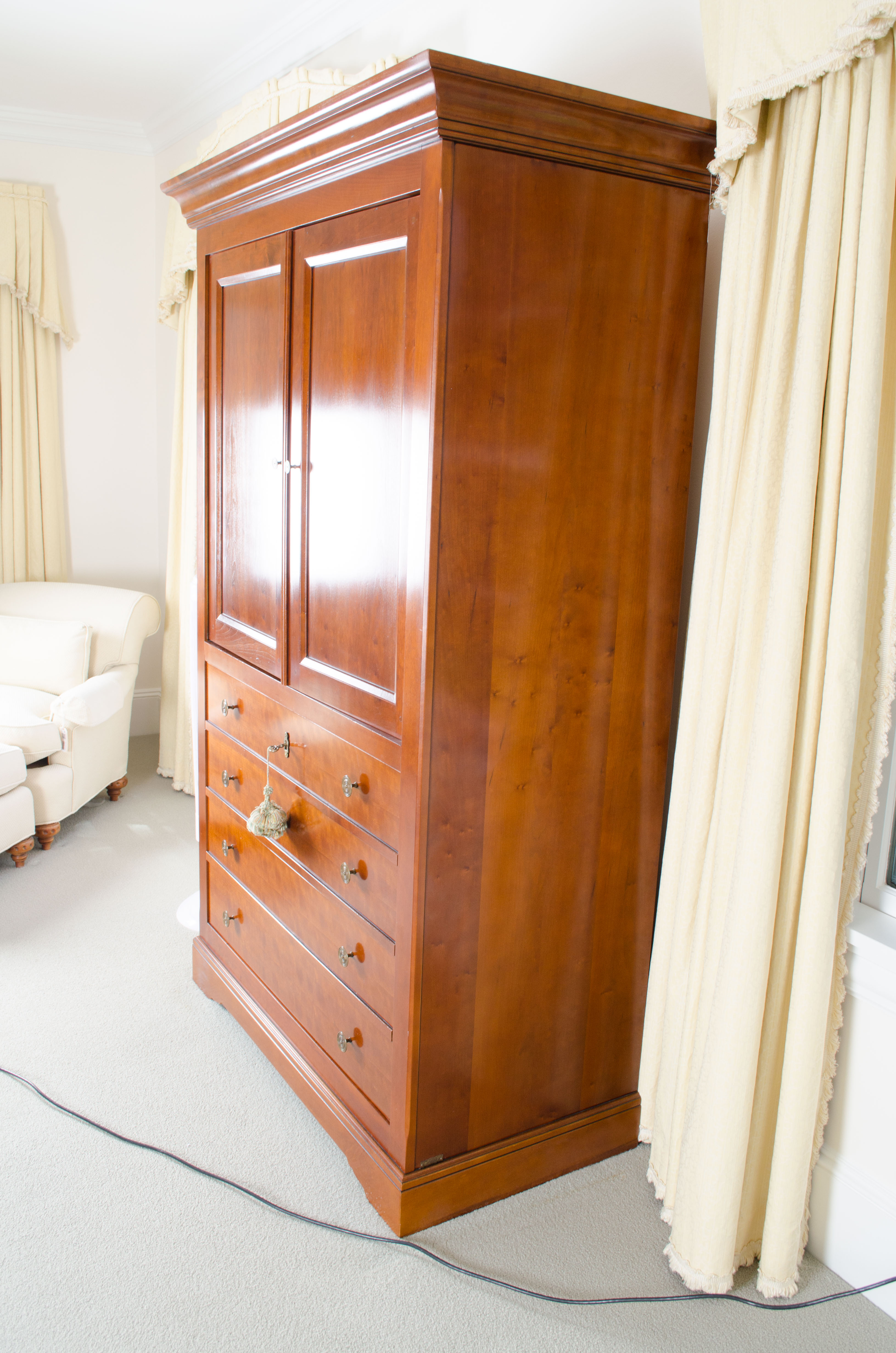 Grange "Provence" Entertainment Center