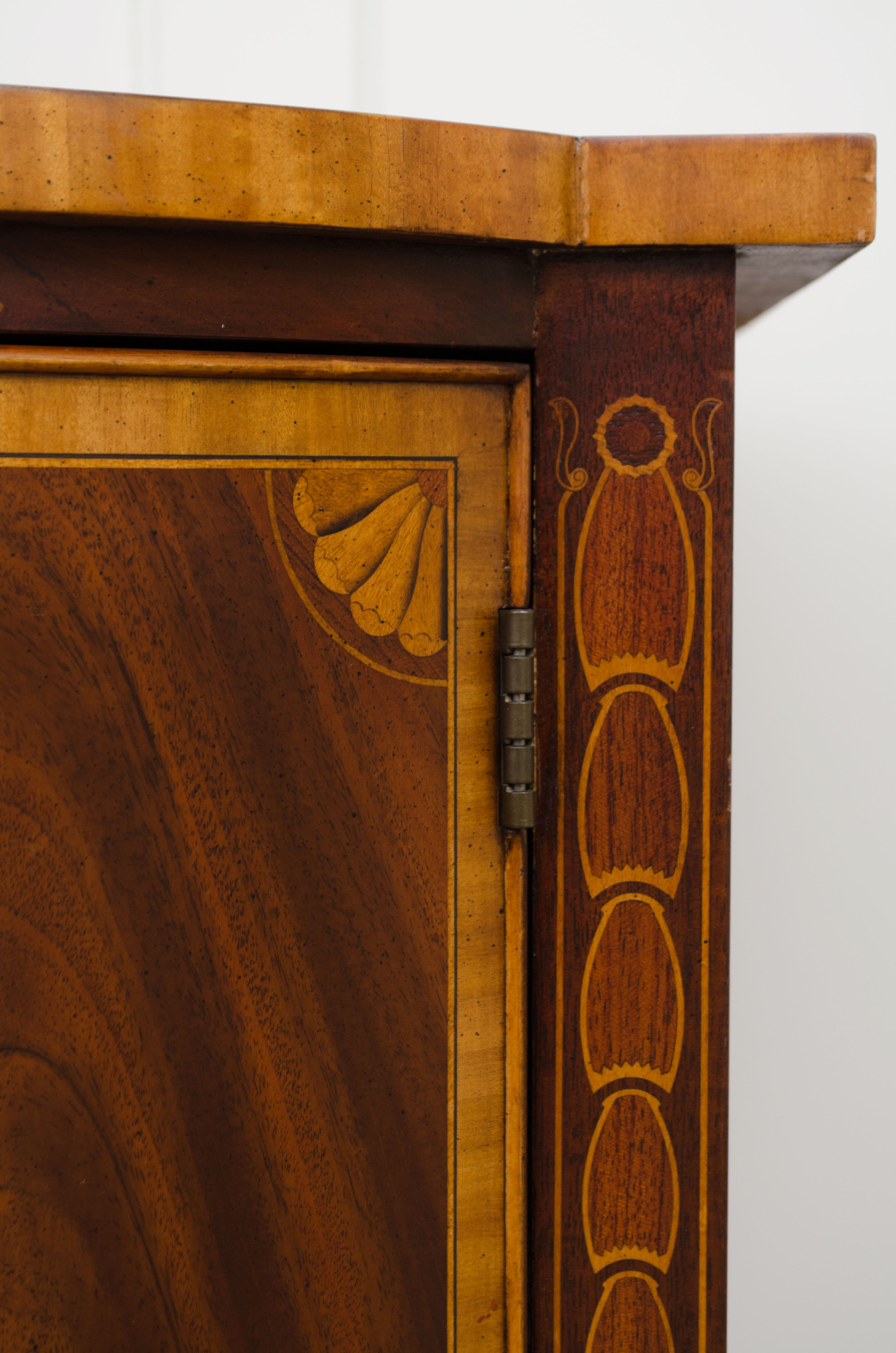 Wellington Hall Hepplewhite Style Sideboard