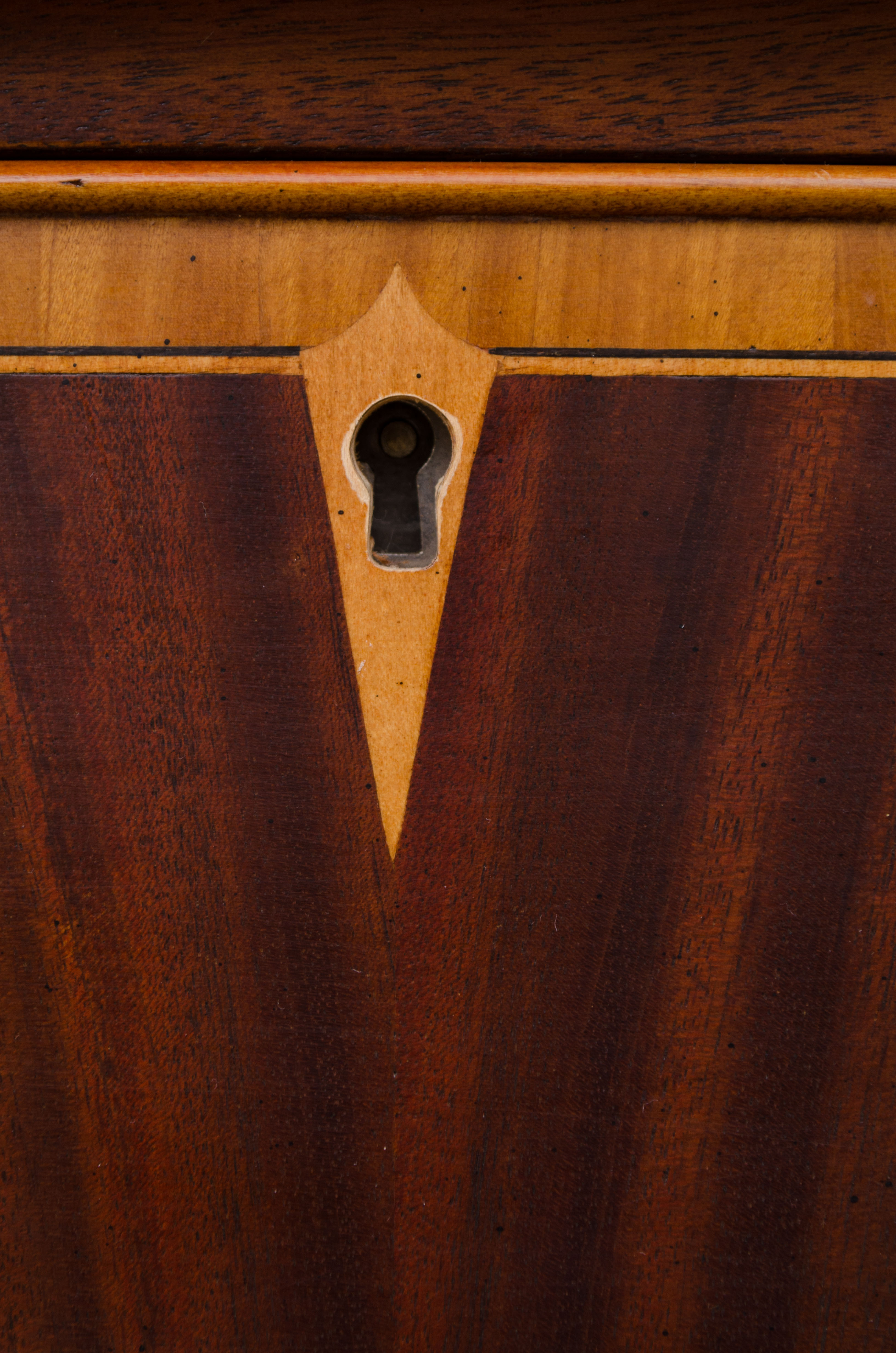 Wellington Hall Hepplewhite Style Sideboard