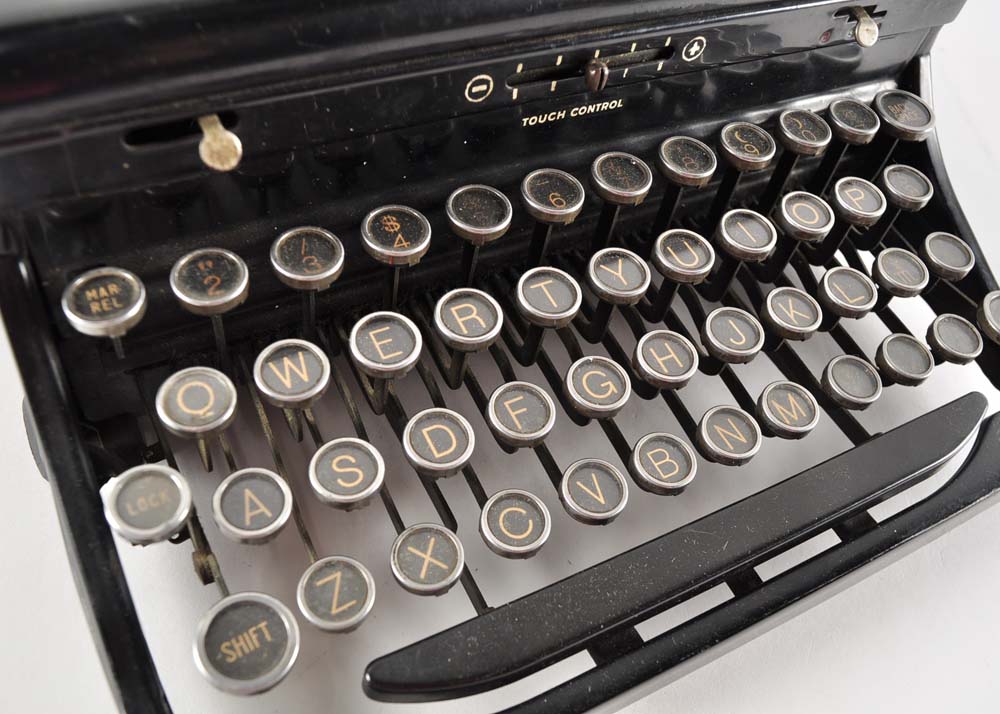 1930s Royal Portable Standard Typewriter