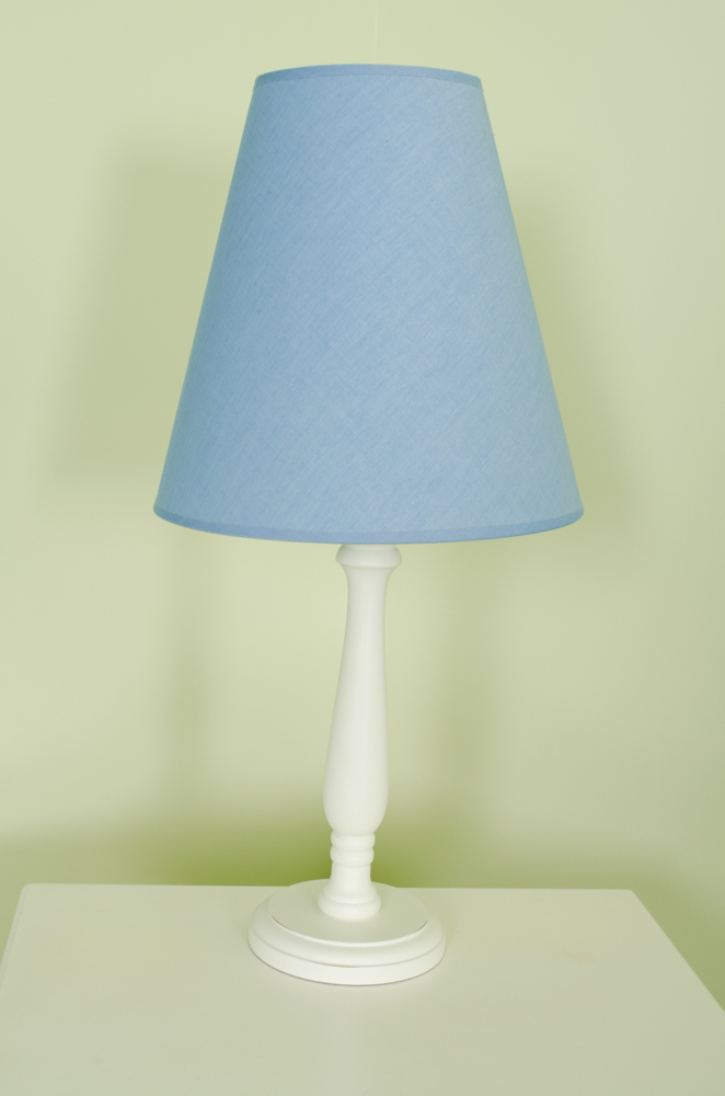 White Wood Nightstand And Lamp