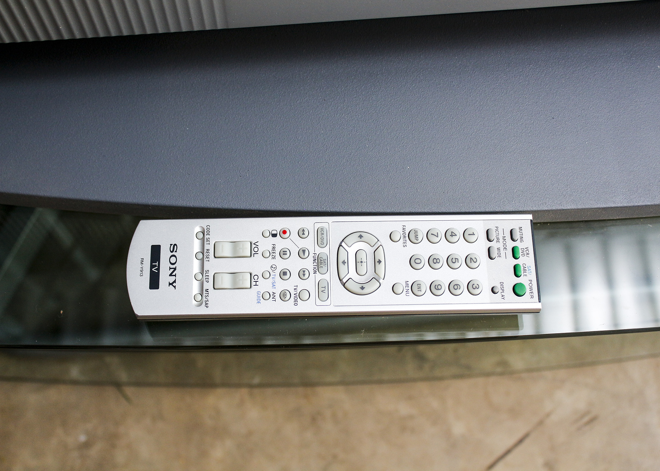 Sony Grand WEGA 60-Inch HDTV-Ready LCD Rear Projection TV with Remote