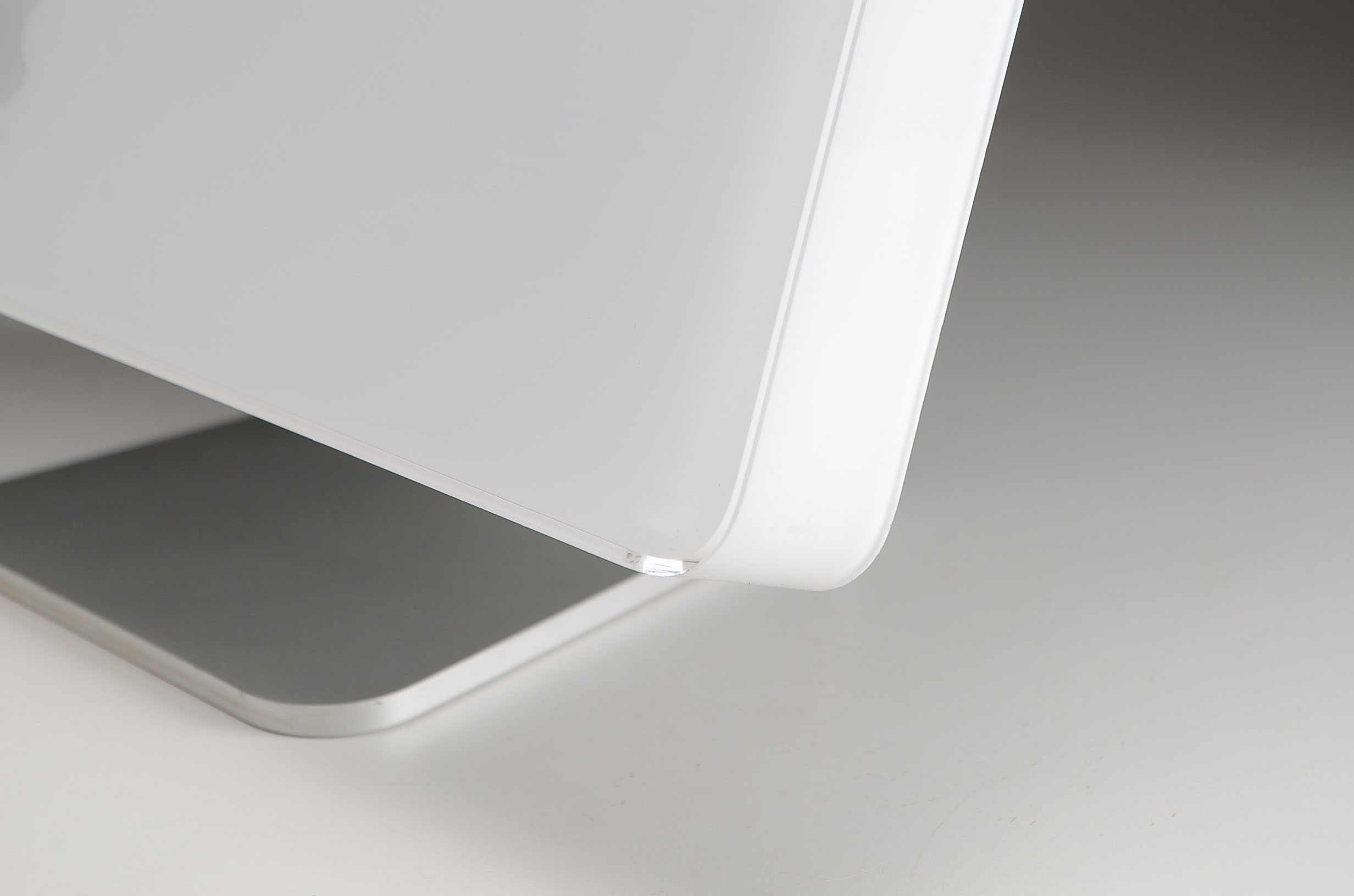 iMac Desktop in White