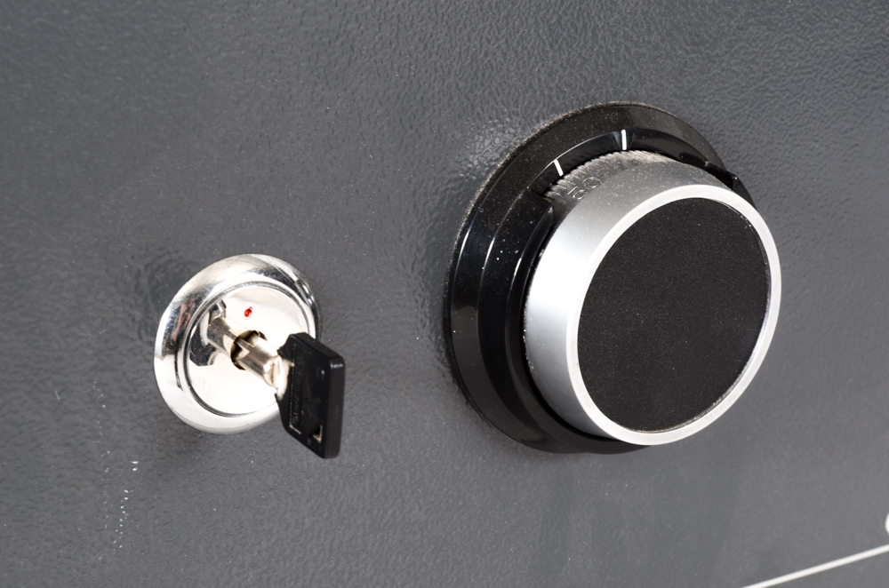 Sentry Combination/Key Security Safe