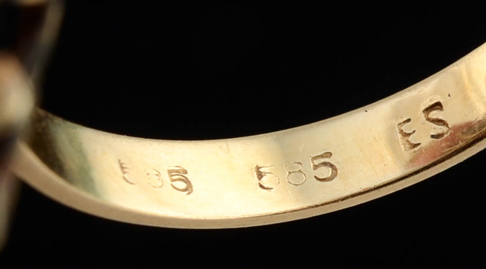 14K Yellow Gold Synthetic Sapphire Ring