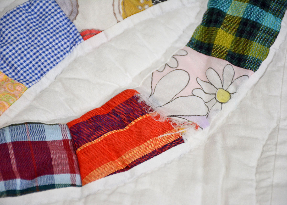 Vintage Handmade Wedding Ring Quilt