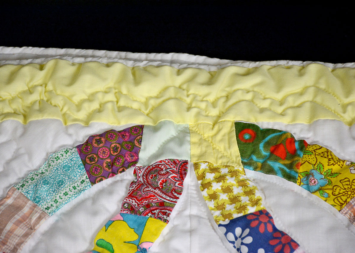 Vintage Handmade Wedding Ring Quilt