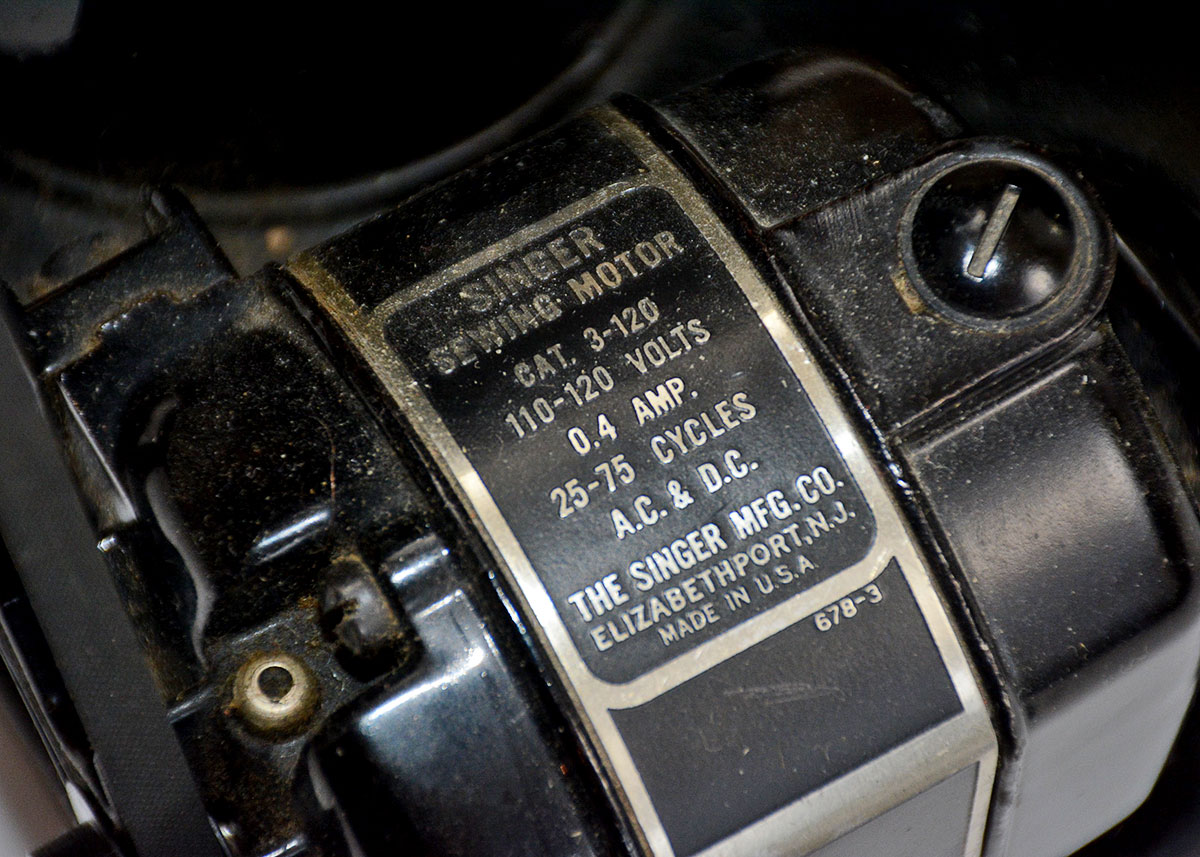 Vintage Portable Singer Sewing Machine