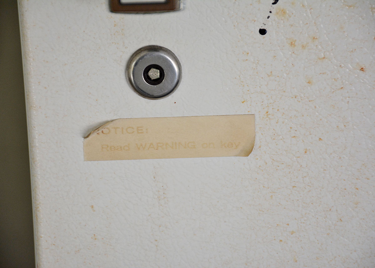 Sears Kenmore 15.1 Cubic Foot Locking Upright Freezer