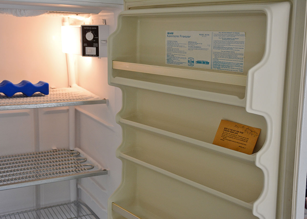 Sears Kenmore 15.1 Cubic Foot Locking Upright Freezer