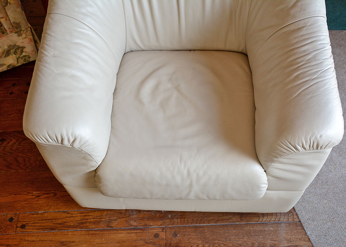 Leatherette Swivel Club Chair