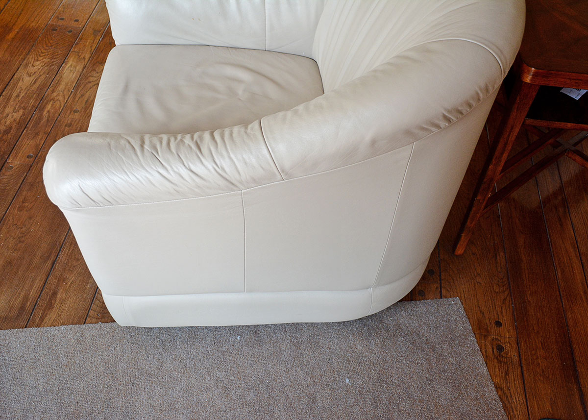 Leatherette Swivel Club Chair