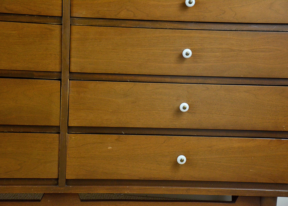 Mid Century Modern Chest of Drawers
