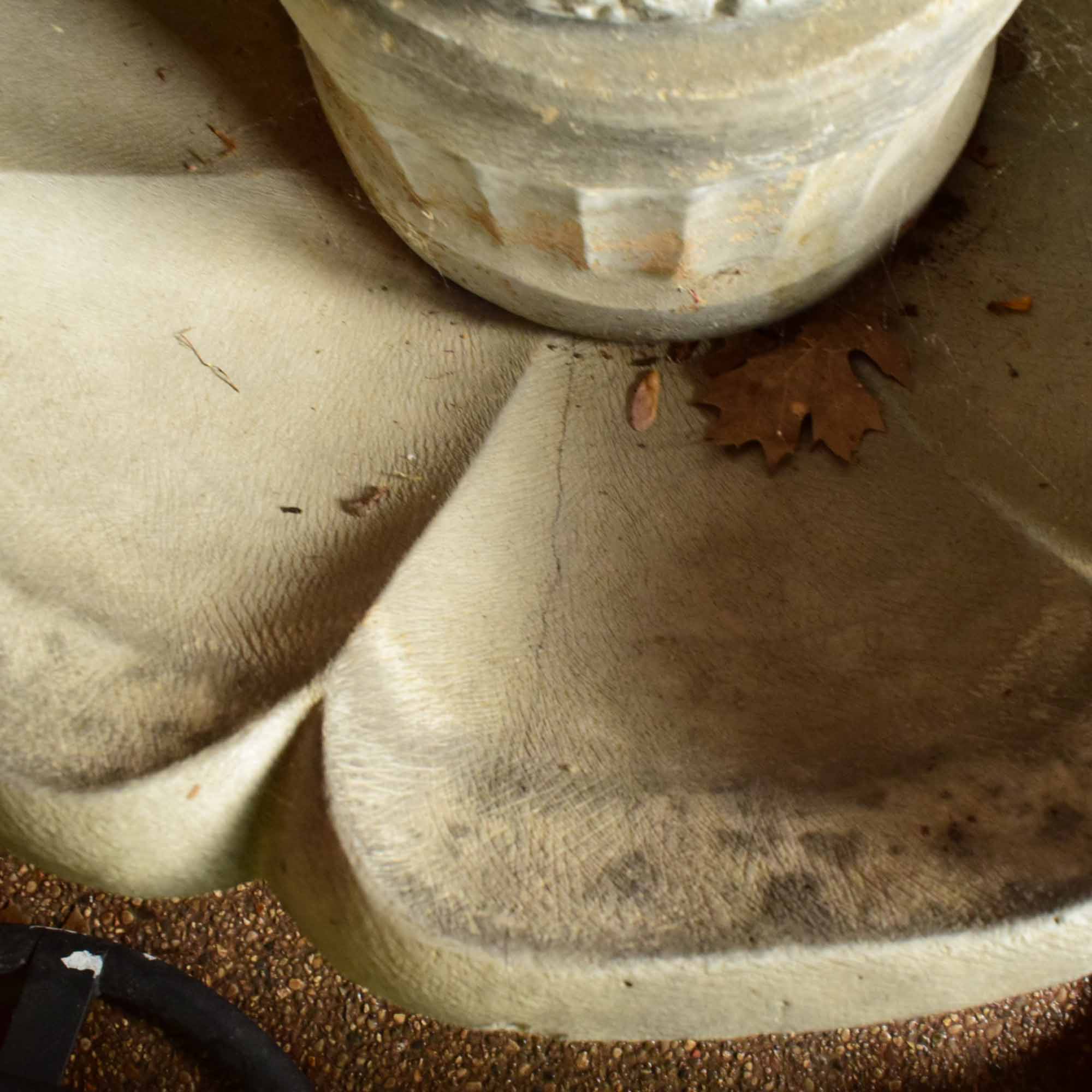 Henri Studio Fountain Birdbath Model 6830 Children and Dog Under Umbrella