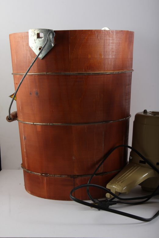 White Mountain Electric Six Quart Ice Cream Freezer