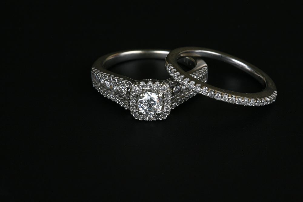 14K White Gold and Diamond Wedding Ring Set