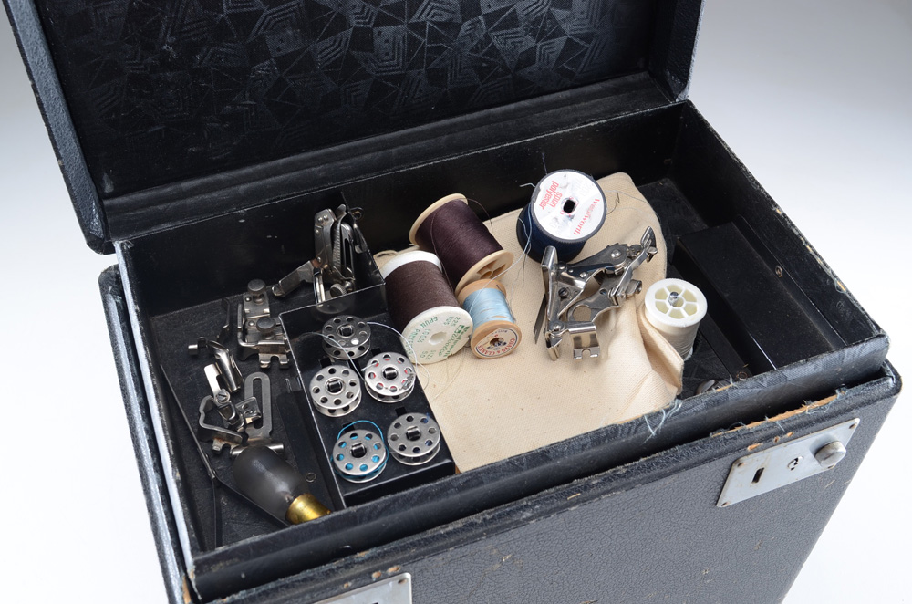 Singer Sewing Machine Featherweight Catalog 3-110 Simanco Motor