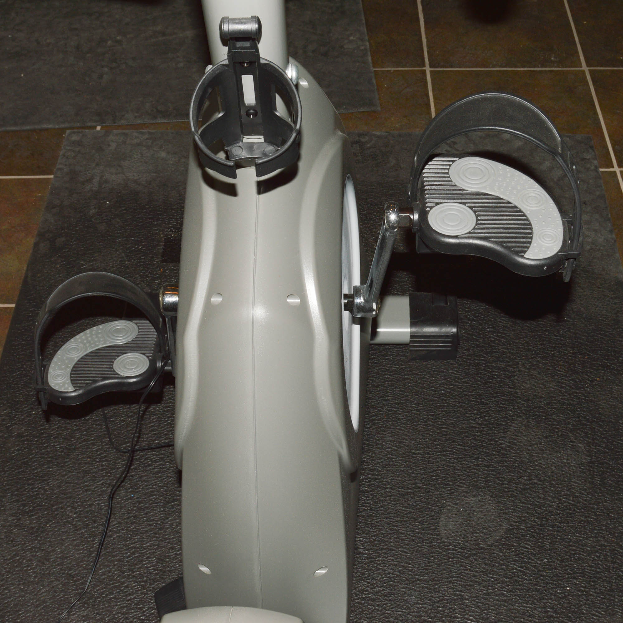 Universal Fitness U325 Recumbent Bike